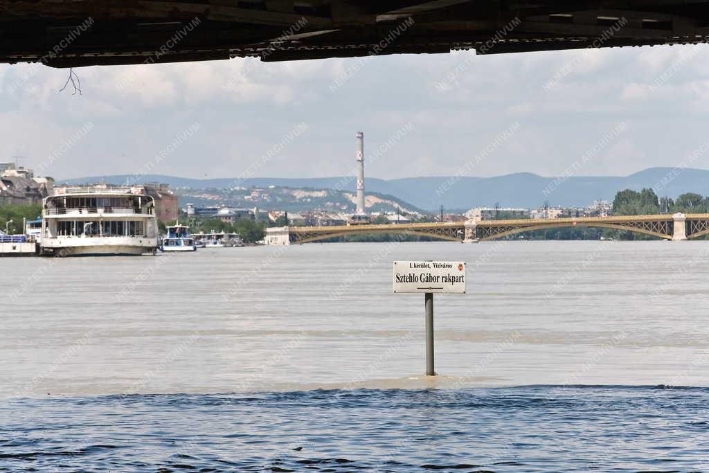 Árvíz - Budapest - Árad a Duna Budapestnél