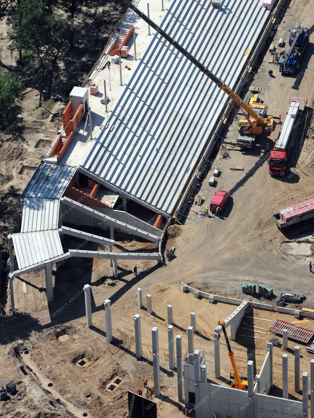 Sportlétesítmény - Debrecen - Épül a Nagyerdei Stadion 