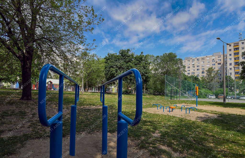 Városkép - Építészet - 50 éves a debreceni Dobozi lakótelep