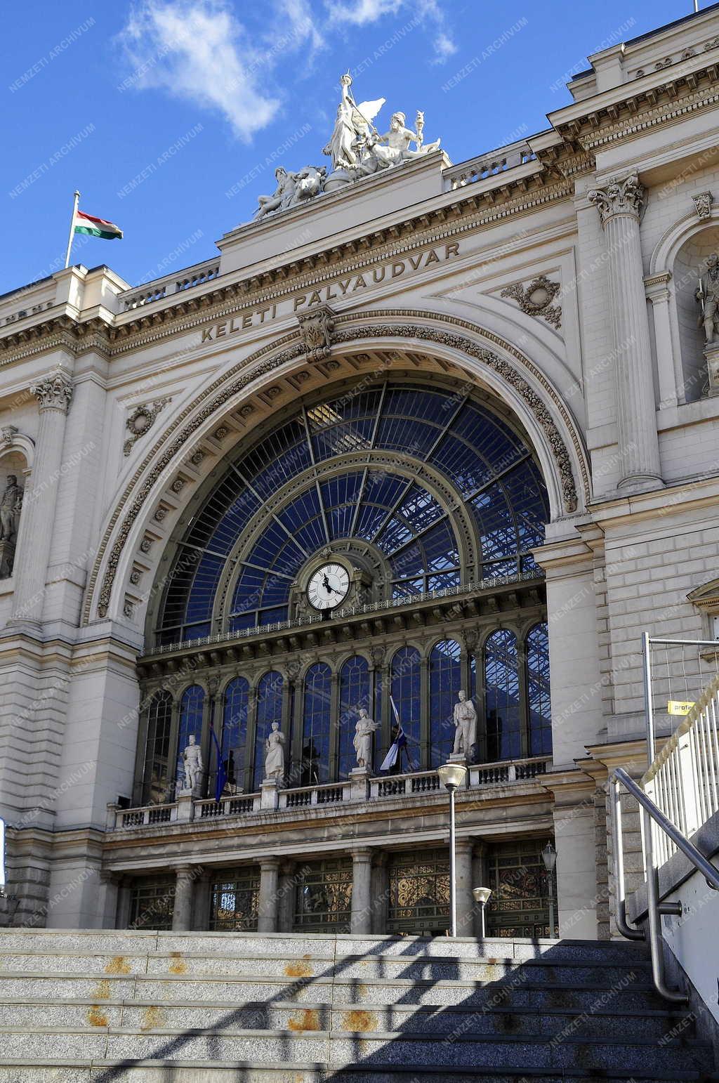 Városkép - Közlekedés - Budapest - Keleti pályaudvar