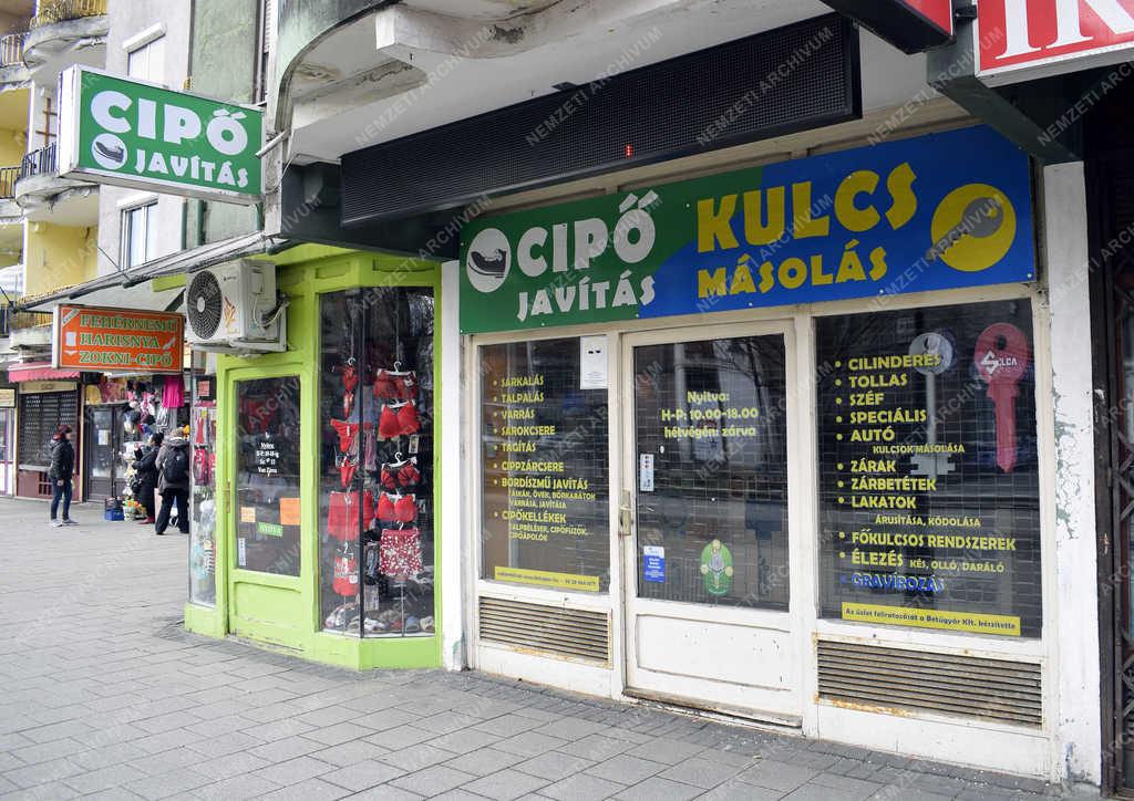 Szolgáltatás - Budapest - Cipő javítás, kulcs másolás 