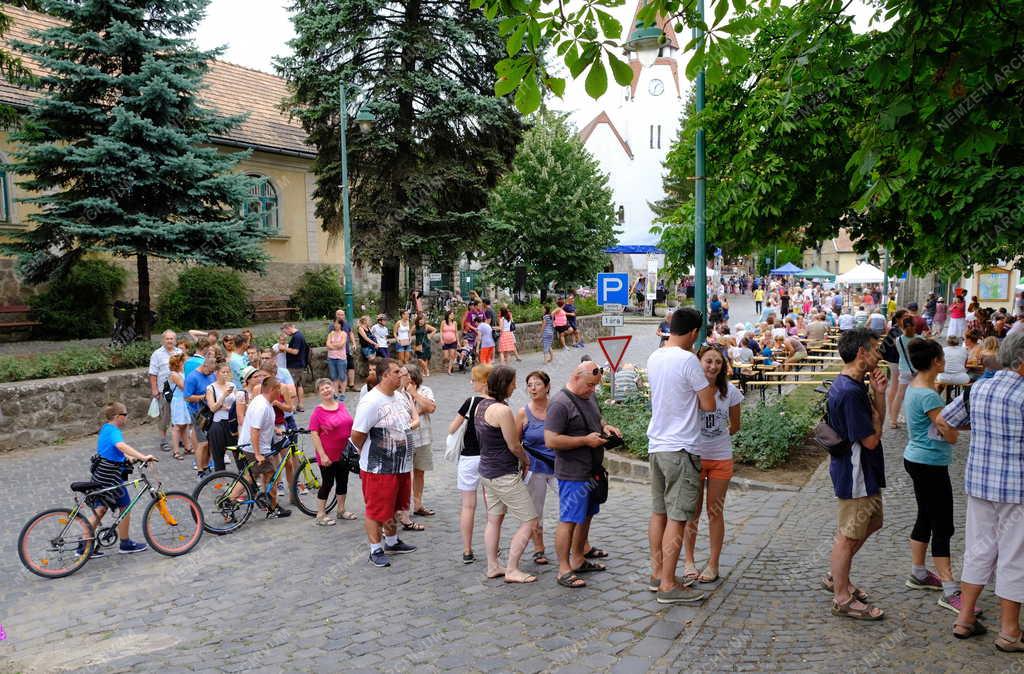 Gasztronómia - Zebegény - Gőzgombóc fesztivál