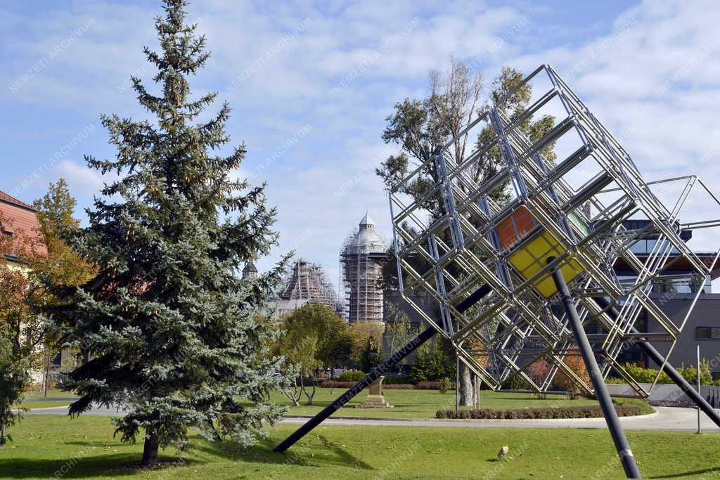 Városkép - Budapest - Rubik-kocka szobor Óbudán