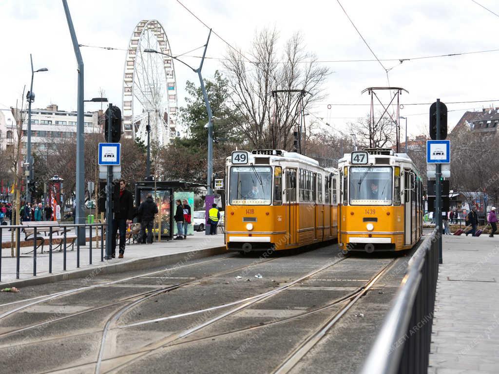 Közlekedés - Budapest - Deák Ferenc tér