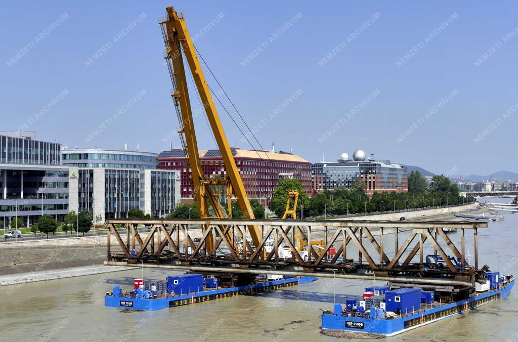 Közlekedés - Budapest - Megújul az Összekötő vasúti híd