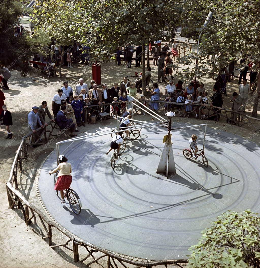 Szórakozás - Kisvidámpark