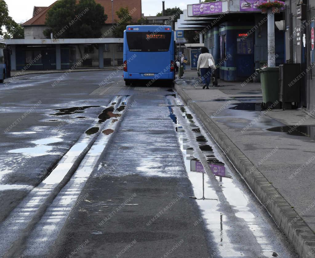 Közlekedés - Budapest - A Liget téri autóbusz-végállomás