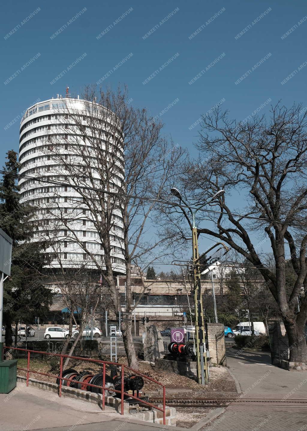 Közlekedés - Fogaskerekű vasút - Danubius Hotel Budapest