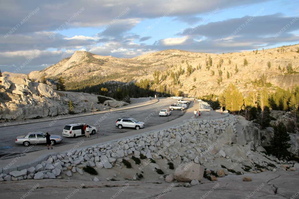 Természet - Naplemente a Yosemite Nemzeti Parkban