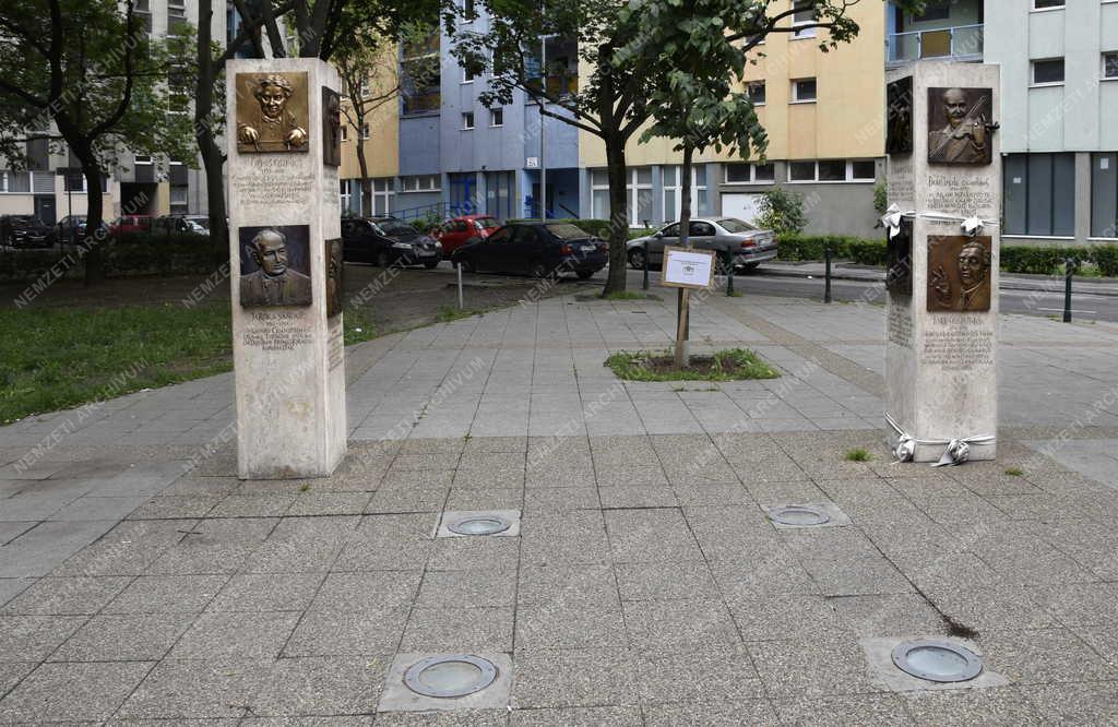 Városkép - Budapest - Józsefváros - Muzsikus cigányok parkja