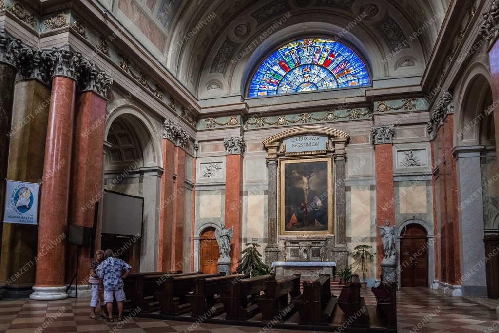 Egyházi épület - Eger - Bazilika