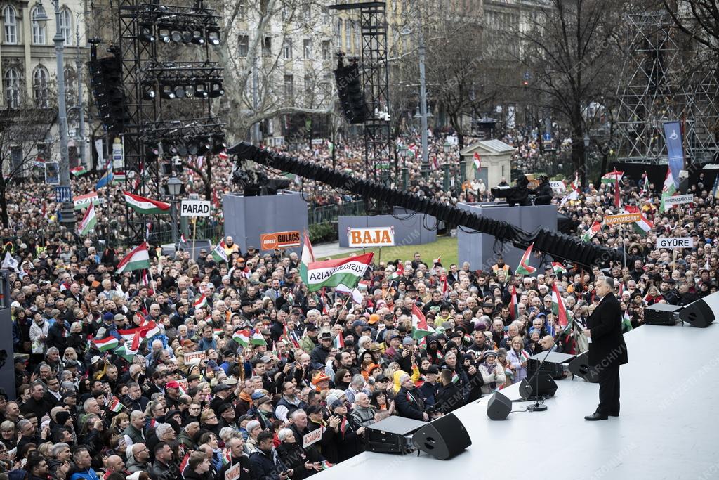 Március 15. - Állami díszünnepség a Múzeumkertben