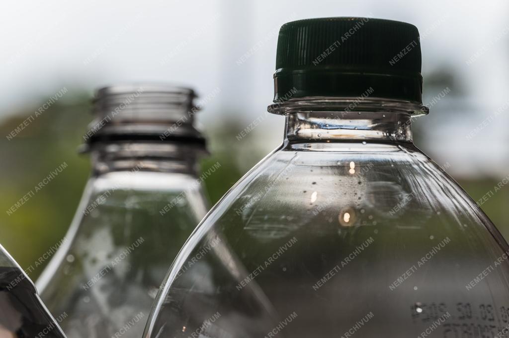 Tárgyfotó - PET palackos ásványvíz