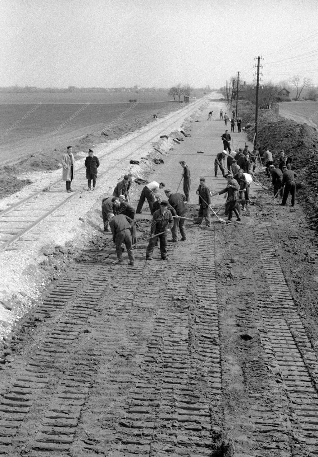 Közlekedés - Felújítják a GYESEV vasúti pályát
