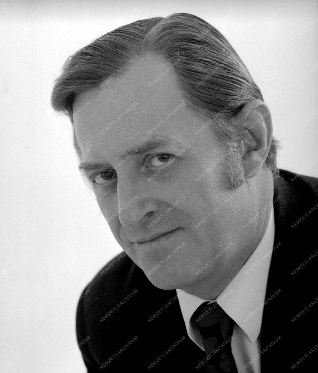 Színház - Tyll Attila színművész