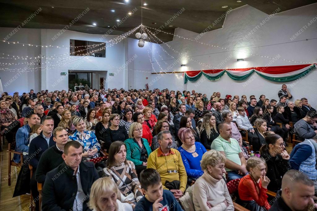 Jótékonysági művészeti gálaműsor Szerencsen