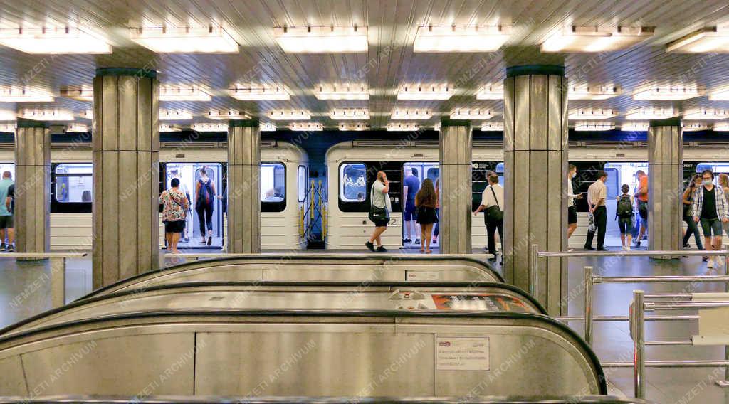 Közlekedés - Budapest - A hármas metró Deák téri állomása