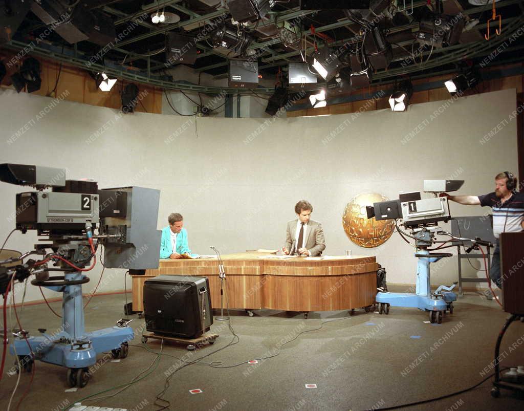 Kultúra - Televízió - 30 éves a Tv-híradó