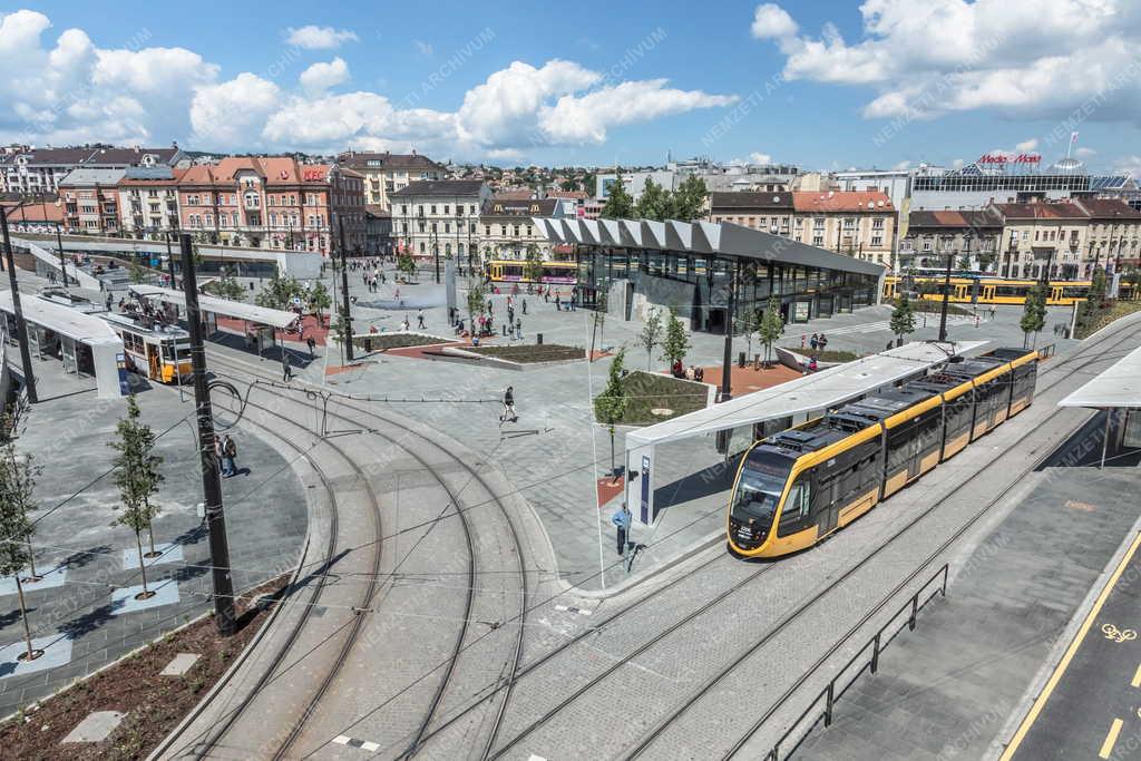 Városkép - Budapest - A felújított Széll Kálmán tér