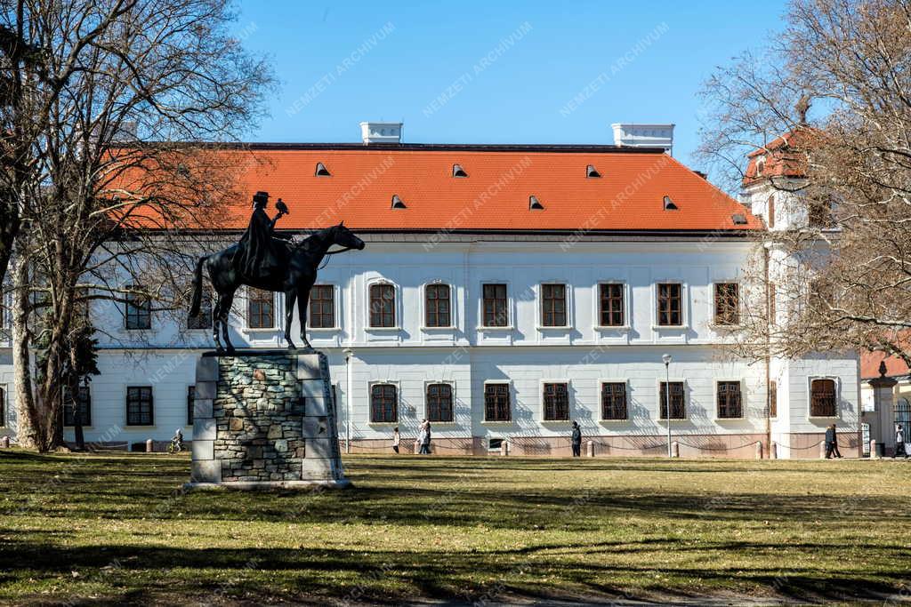 Városkép - Tata - Esterházy-kastély