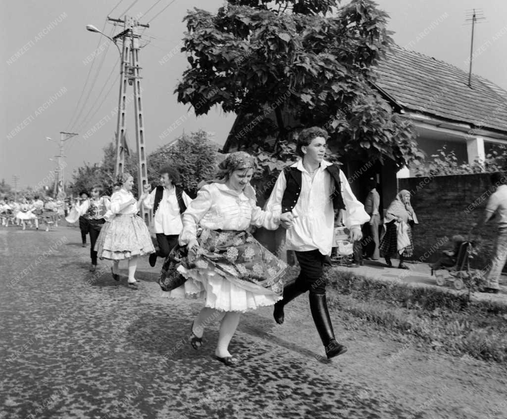 Folklór - Sárközi lakodalmas