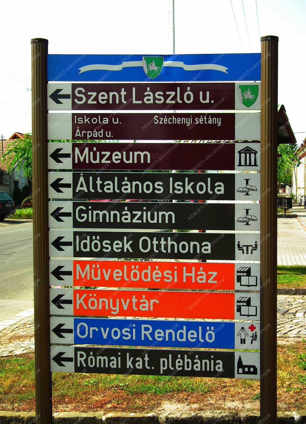 Tárgy - Szob - Információs tábla