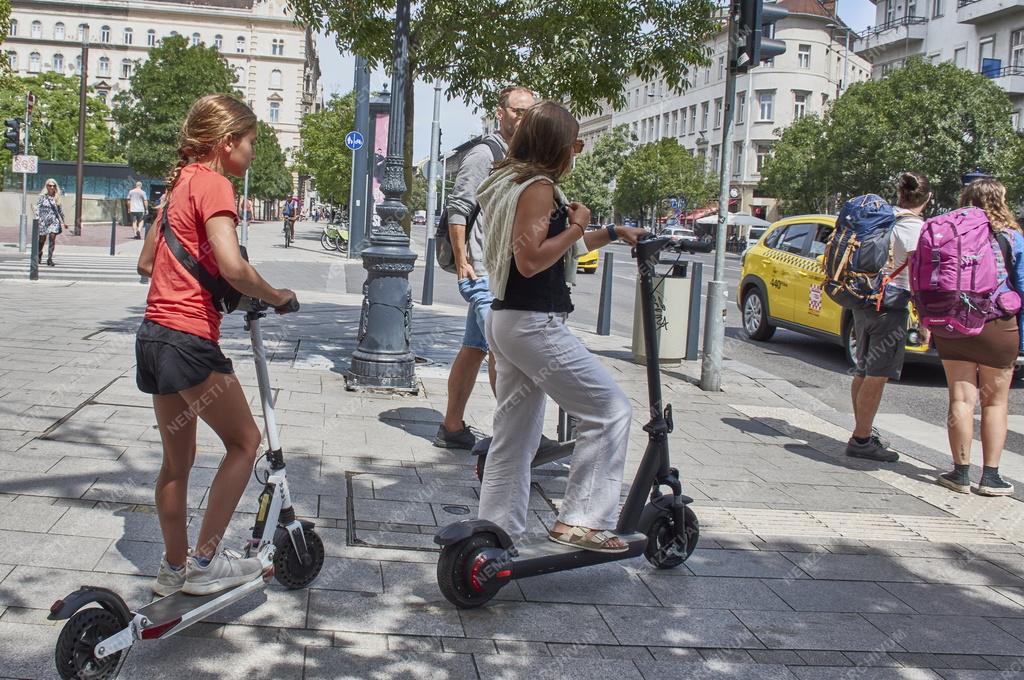 Közlekedés - Budapest - Elektromos roller