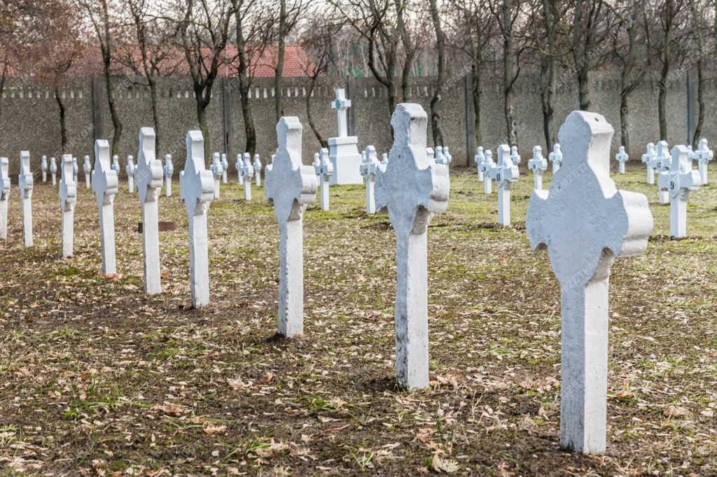 Kegyelet - Székesfehérvár - Szentlélek katonai temető 