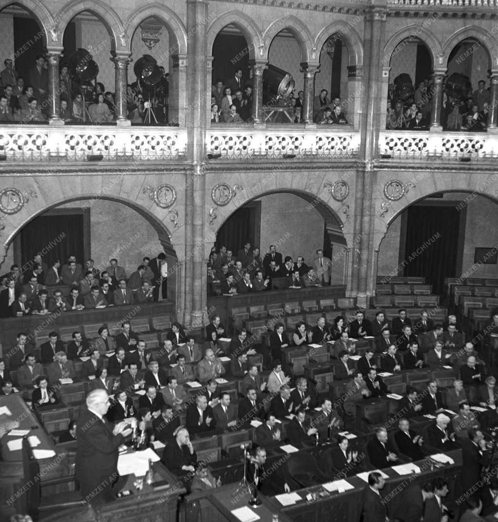 Parlament - Az Országgyűlés 1958. évi áprilisi ülésszaka