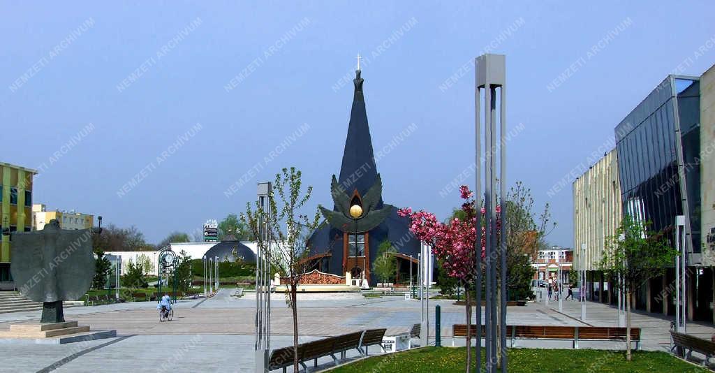 Városkép - Százhalombatta - A Szent István tér 