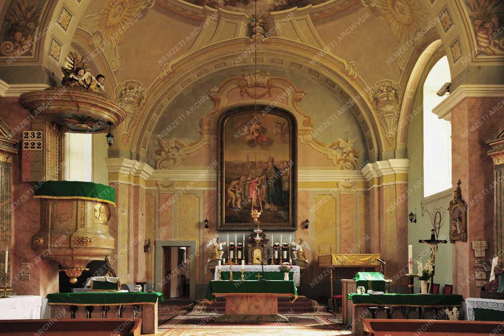 Gyöngyössolymos - Templombelső