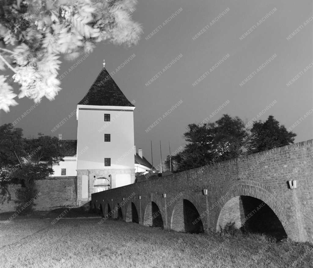 Műemlék - A felújított sárvári Nádasdy-vár