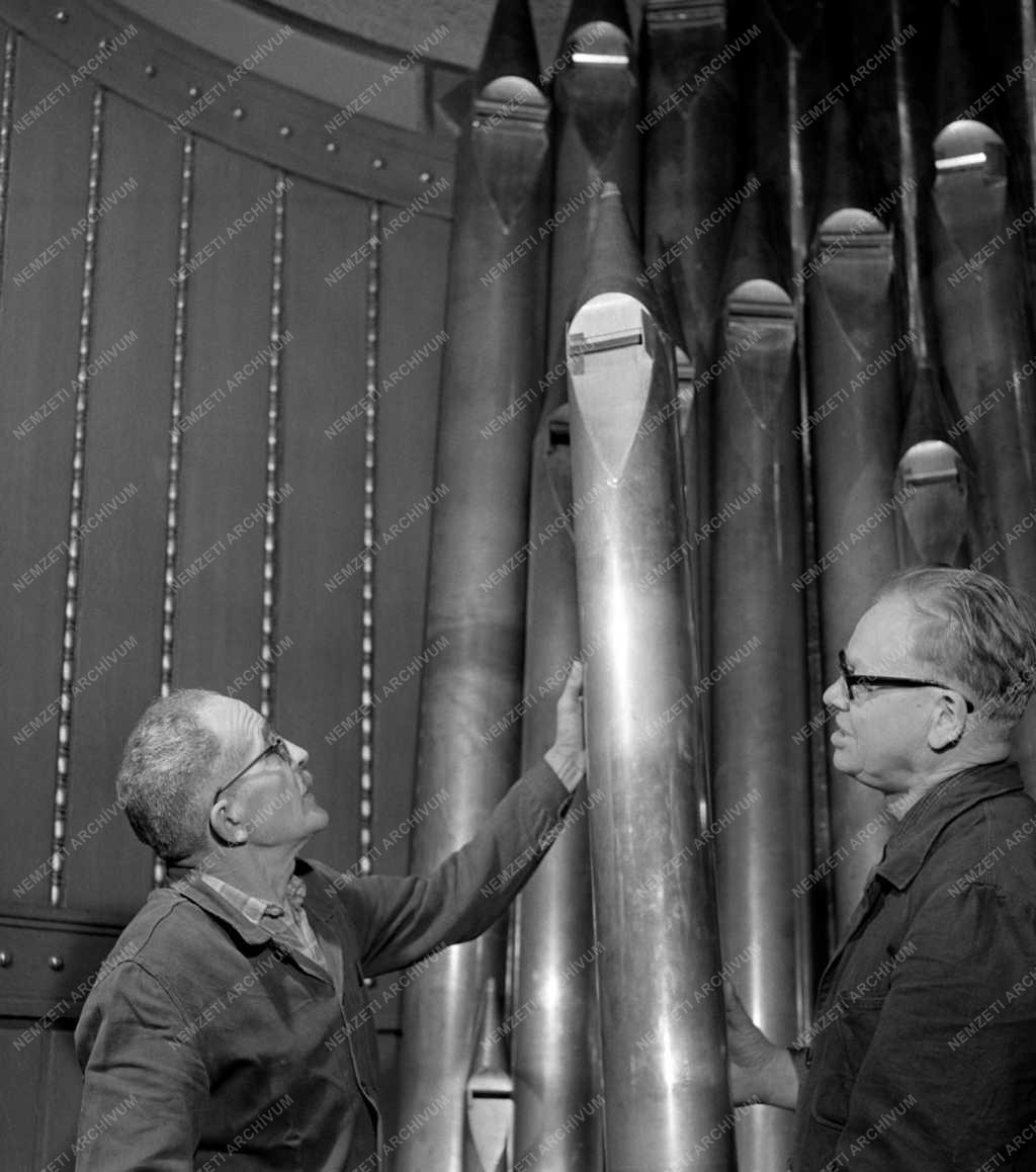 Ipar - Hangszerkészítés - Készül a Zeneakadémia új orgonája