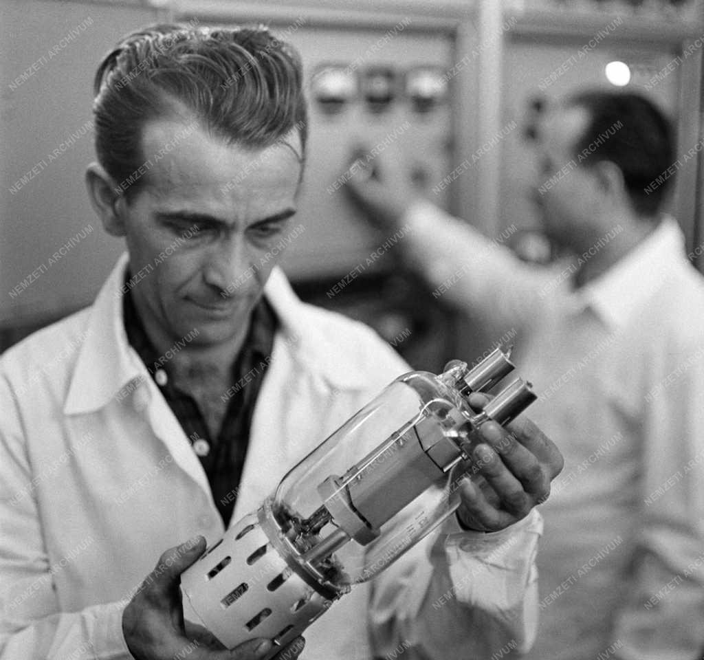 Távközlés - Székesfehérvári Rádióállomás