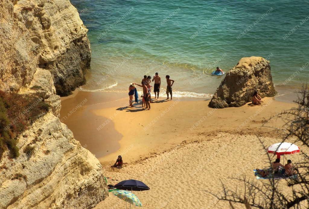 Portugália - Alvor - Népszerű fürdőhely