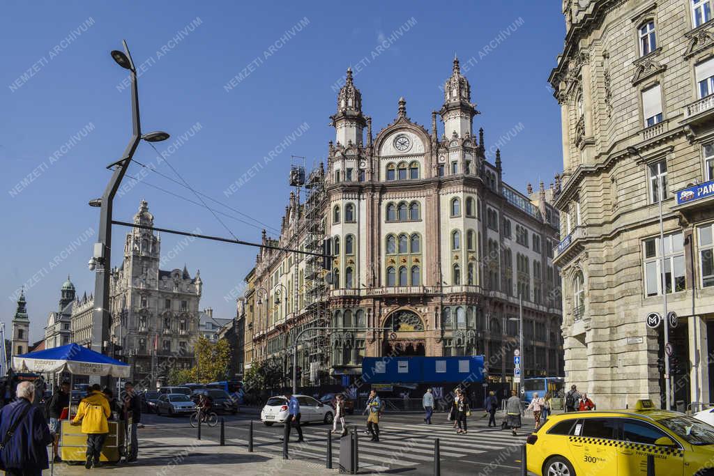 Városkép - Budapest - Párizsi udvar