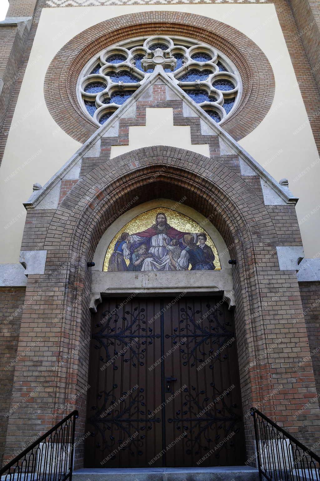 Egyház - Budapet - Renoválják a fasori evangélikus templomot