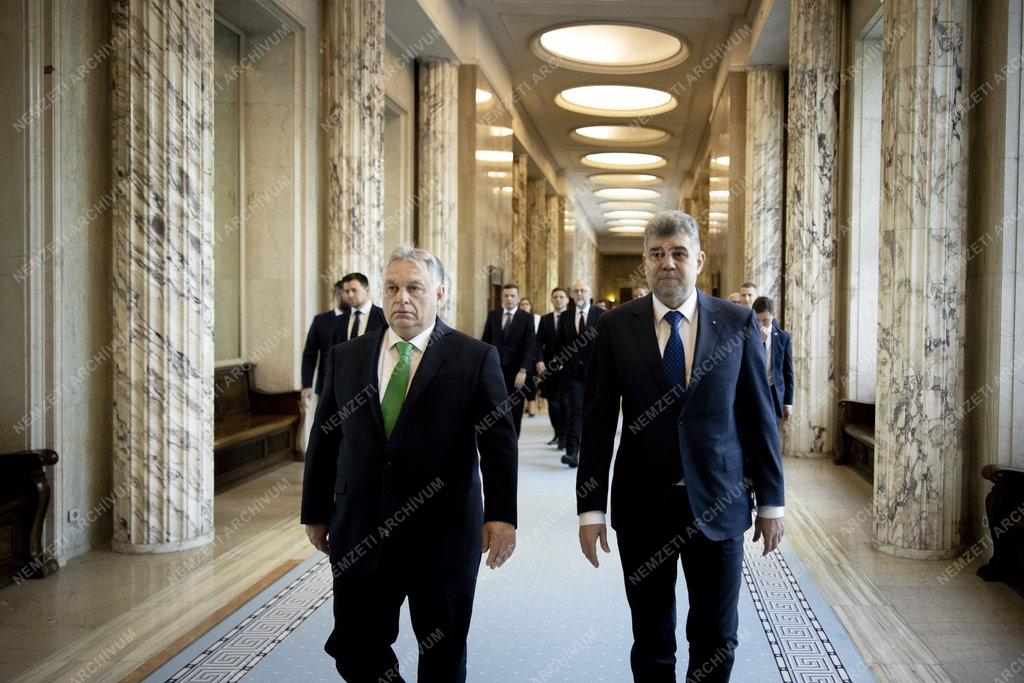 Orbán Viktor Bukarestben
