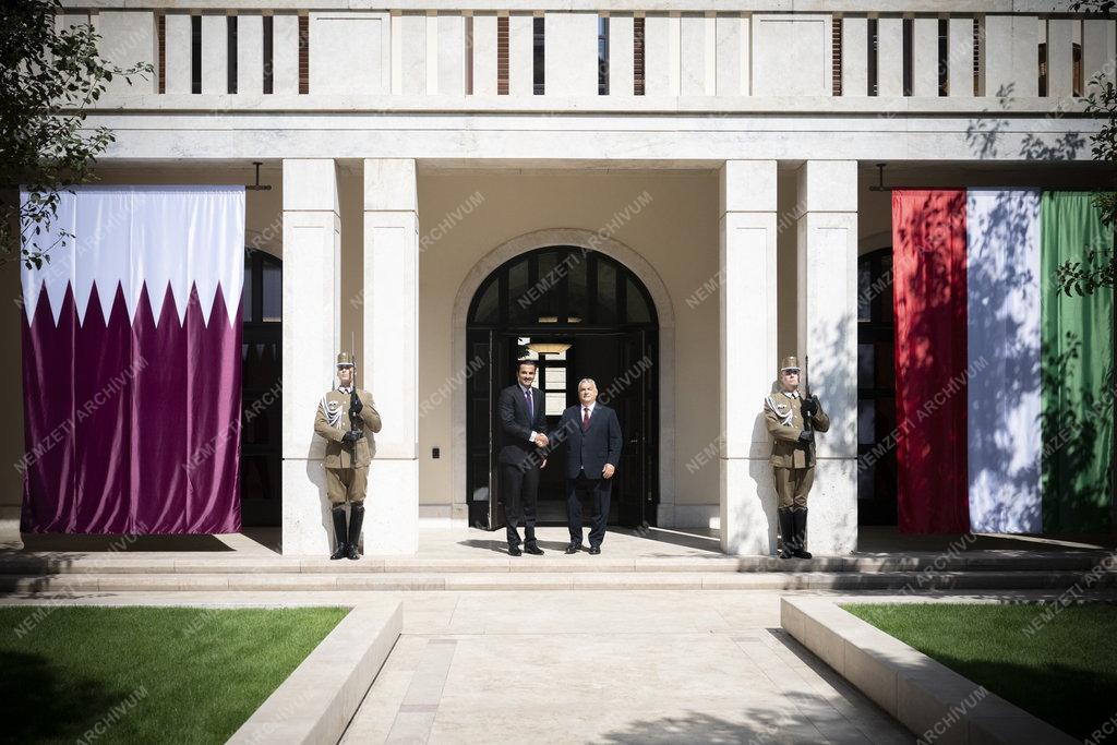 Orbán Viktor fogadta a katari emírt  