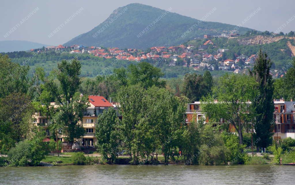 Városkép - Budapest -  Római-parti épületek
