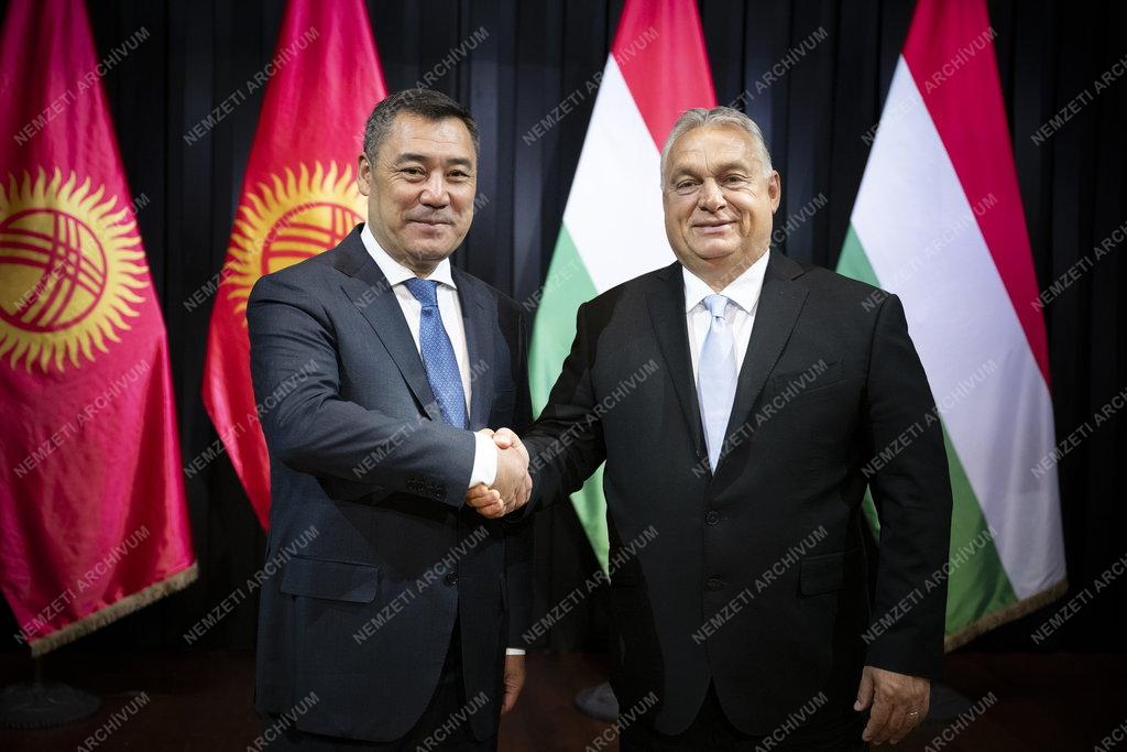 Orbán Viktor Kirgizisztán elnökét fogadta munkalátogatáson