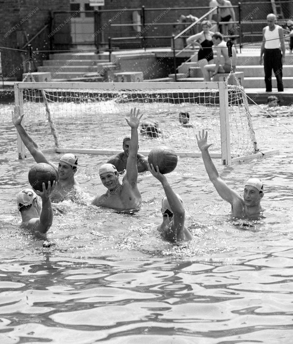 Sport - Az 1965-ös Universiade Budapesten 