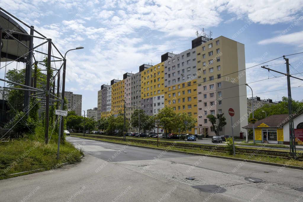 Városkép - Budapest - 50 éves Újpalota