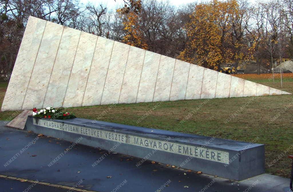 Emlékmű -  A II. világháború áldozatainak emlékműve
