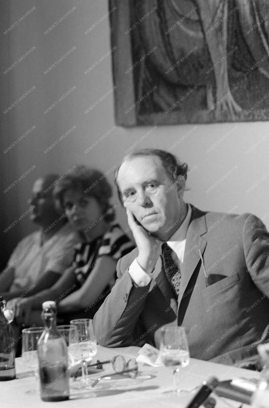Kultúra - Heinrich Böll Budapesten - PEN Klub