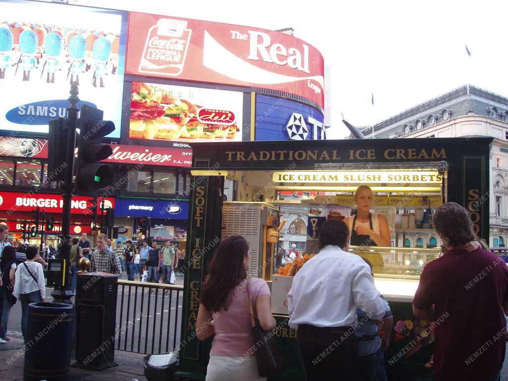 London -  A Piccadilly Circus