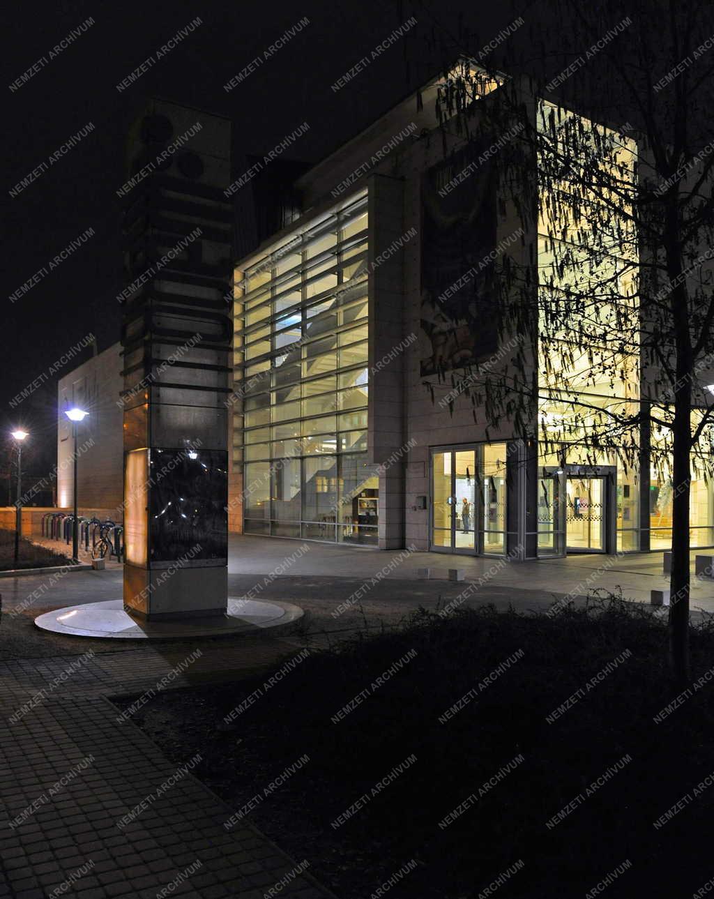 Épület - Debrecen - A MODEM épülete