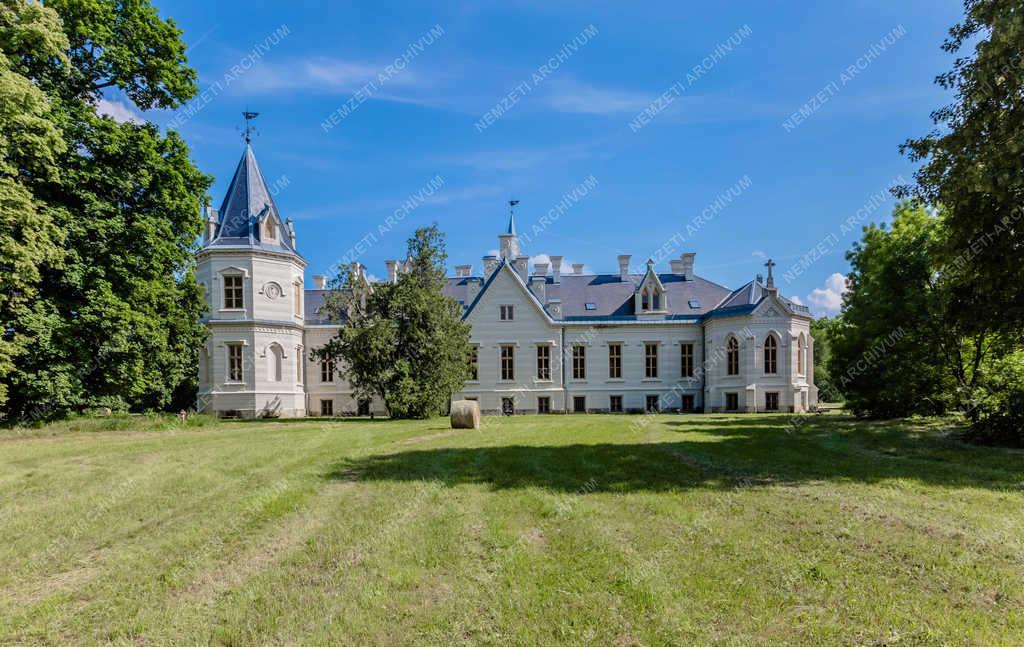 Műemlék épület - Nádasdladány - Nádasdy-kastély