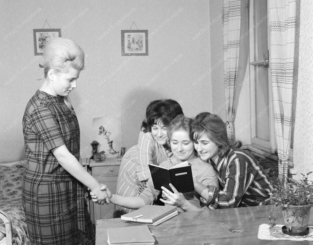 Oktatás - A kecskeméti Felsőfokú Óvónőképző Intézet