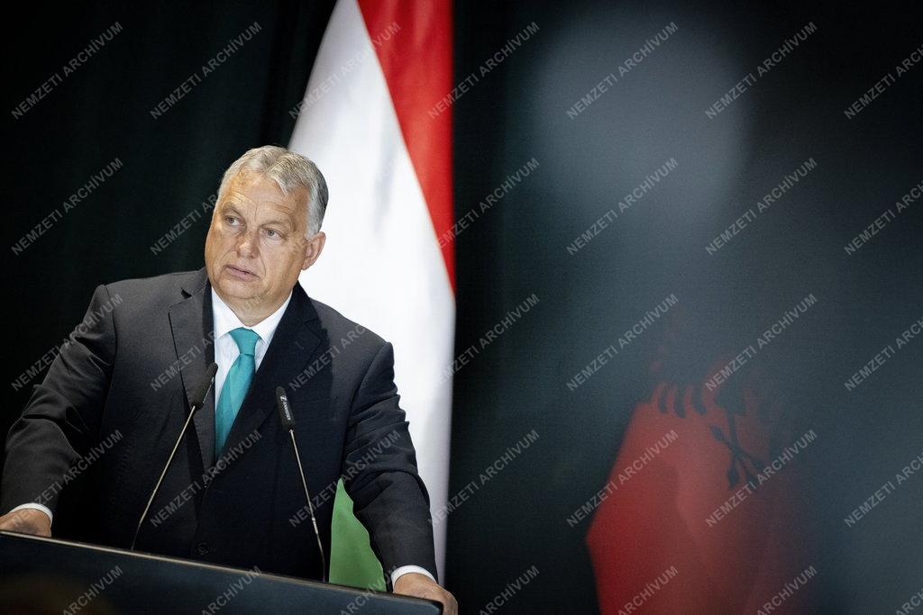 Orbán Viktor Albániában